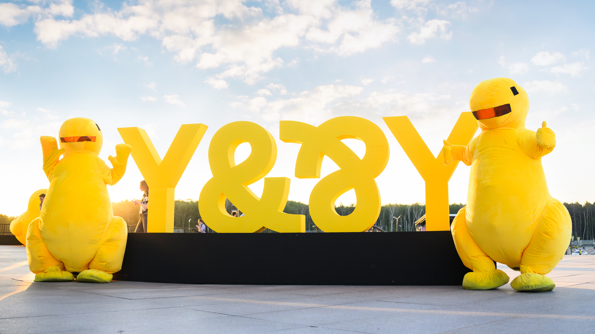 Young&&Yandex